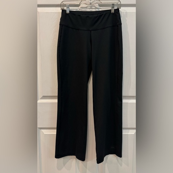 REI Pants - REI Women’s Yoga Pants Black Size Small Petite Pull On Straight Stretch